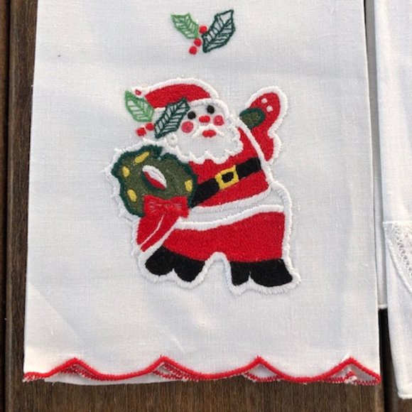 Vintage Linen Embroidered Guest Fingertip Towels Christmas Set of 2 - Picture 2 of 3